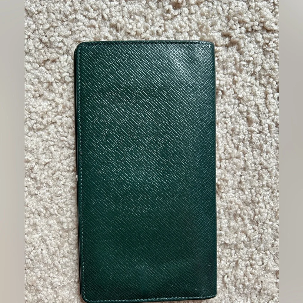 Louis Vuitton Wallet Porte Valeur Cult Green